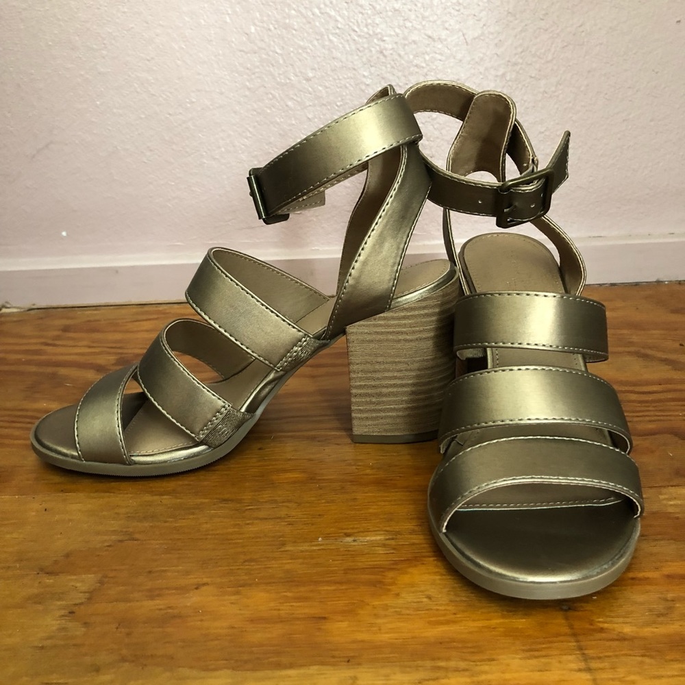 Gold block heels